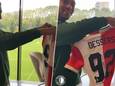 Cyriel Dessers kreeg een Feyenoord-shirt met rugnummer 92.