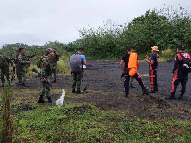 Vier lichamen ontdekt na crash van vliegtuigje op actiefste vulkaan van Filipijnen