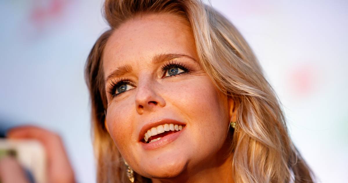 Chantal Janzen Bevallen Van Zoontje Bobby Show Ad Nl