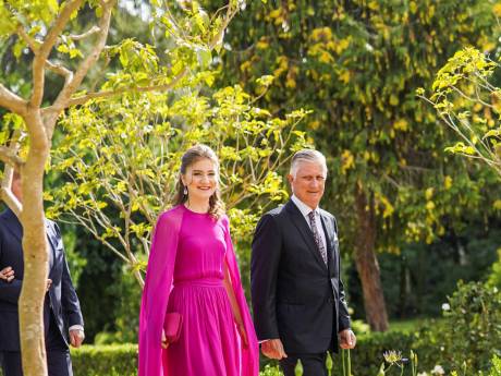 La princesse Elisabeth resplendissante au mariage du prince héritier de Jordanie
