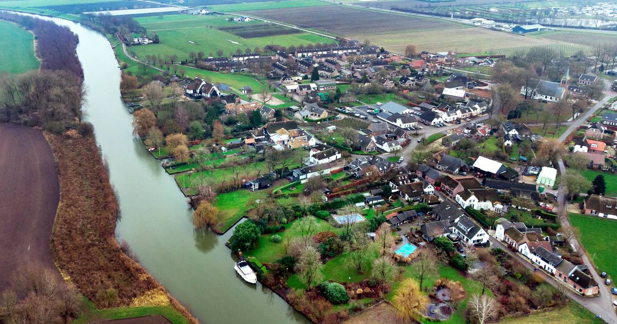 Wordt het gemeentehuis West Betuwe verwarmd met de restwarmte van de fruittelers, en Enspijk met wat