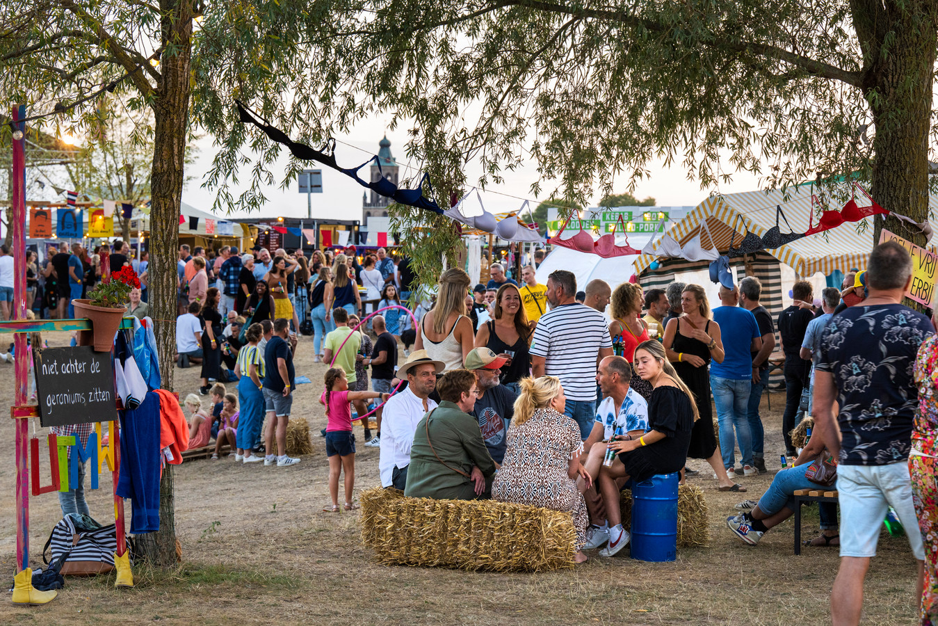 Van peuter tot opa heeft het naar de zin op zinderend Milky Way Festival in Huissen Foto