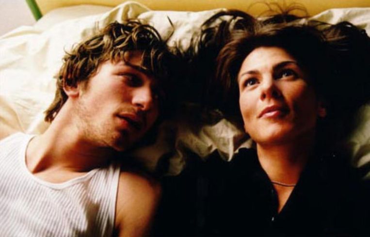 Michiel Huisman en Kim van Kooten in Phileine zegt sorry. Beeld 