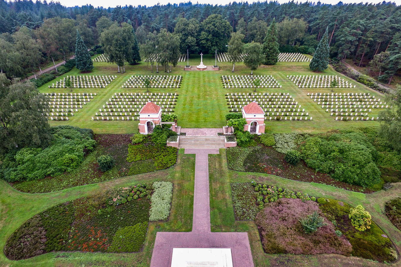 ?appId=21791a8992982cd8da851550a453bd7f&quality=0.9