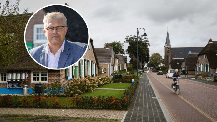 In Staphorst loopt het aantal coronabesmettingen snel op. Inzet: Burgemeester Ten Kate.
