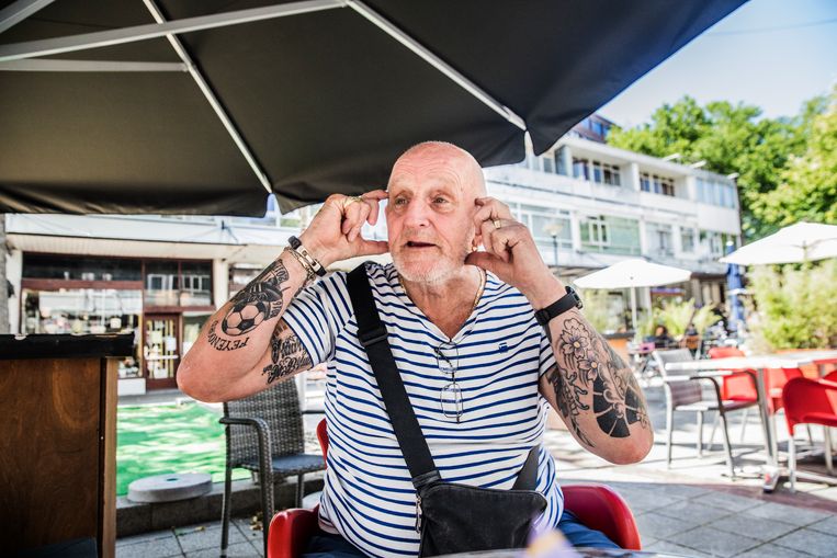 Piet Disse, kroegbaas met pensioen, schaart zich bij de tegenstanders van de mondmaskerplicht. 'Ik laat me niet doen en stap naar de rechter als ze me beboeten.' Beeld Aurélie Geurts