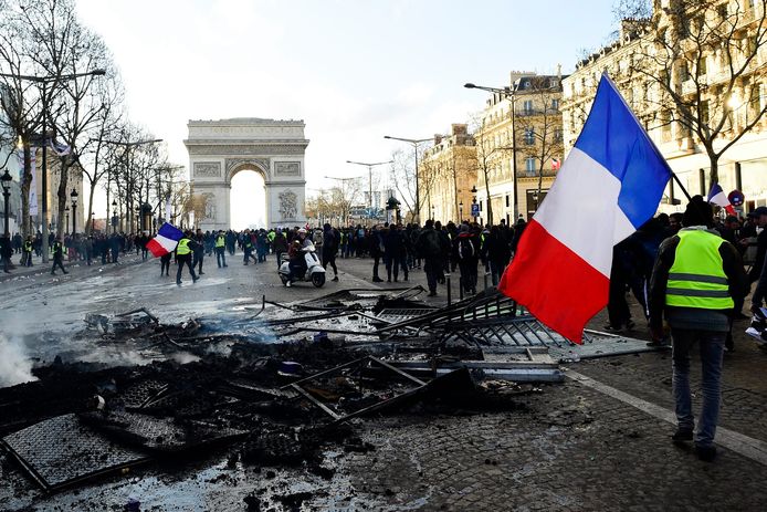 Afgelopen weekend was de Champs-Elysées het strijdtoneel van plunderingen en brandstichtingen.