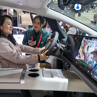 Elektrische auto’s vliegen in China de showroom uit door prijzenoorlog – dat  gaat Europa ook merken