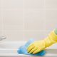 Je badkamer schoonmaken in tien minuten: zo doe je dat
