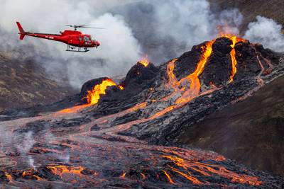 IJslandse vulkaan Fagradalsfjall blijft lava uitspuwen, en dat zorgt voor deze indrukwekkende beelden