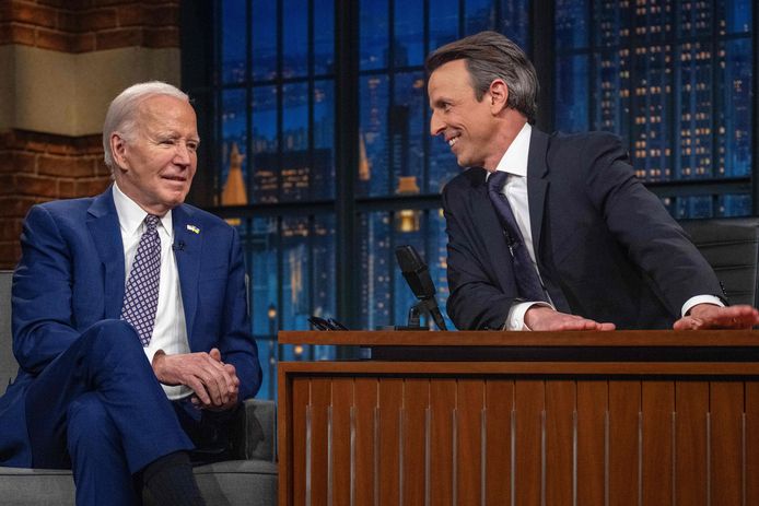 Biden was maandag te gast bij de talkshow van presentator Seth Meyers.