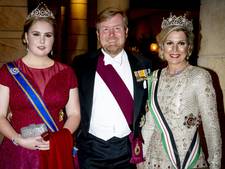 Máxima’s avondjurk vol kralen kwam uit Pakistan en daar was het land maar wat trots op 
