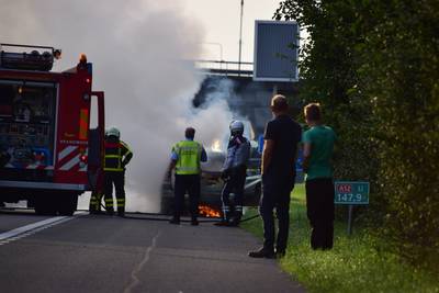 A12 even dicht door autobrand bij knooppunt Oud-Dijk