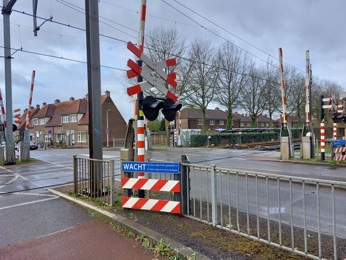 De situatie bij station Almelo De Riet.