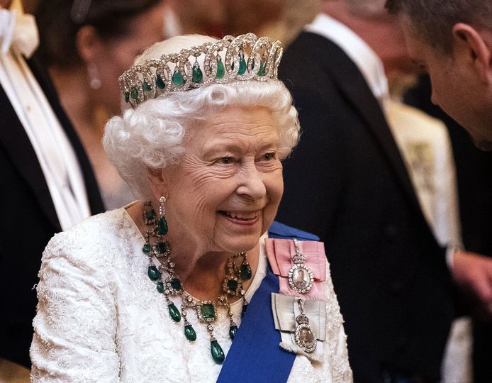 Queen Elizabeth II (93) zoekt hulp om haar sociale media te beheren.