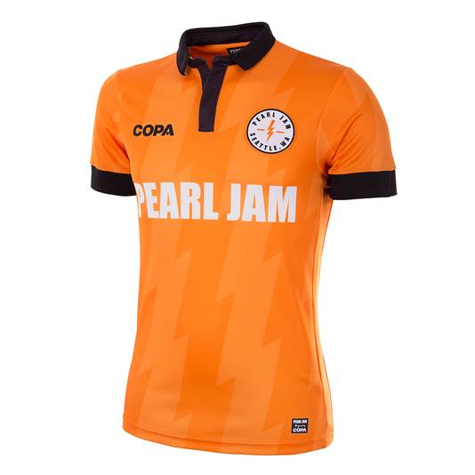 kubus Maak los Moeras Bredaas COPA scoort met voetbalshirts van Pearl Jam | Breda | bndestem.nl