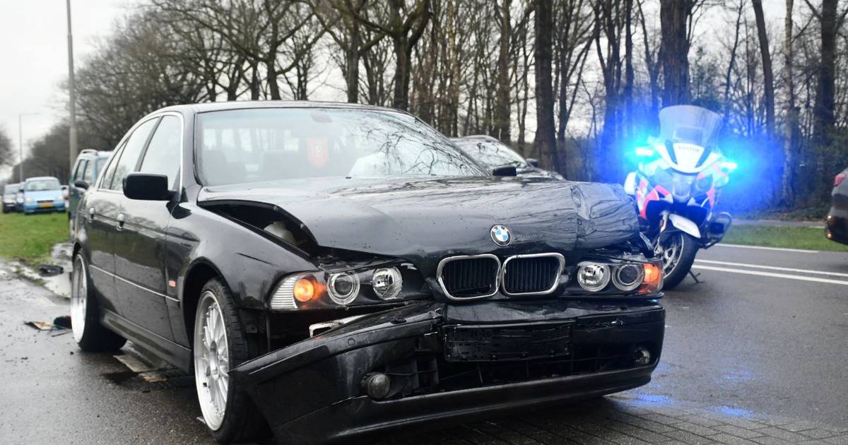 Drie gewonden bij ongeluk met drie autos bij Den Ham.