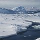 Stormen brengen sneeuw naar de Antarctische ijskap