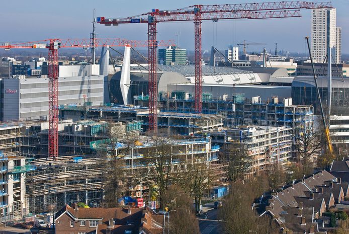 Eindhoven werkt als jaren aan de bouw van extra huizen, maar het is bij lange na niet genoeg,