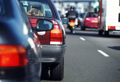 File op A16 tussen Breda en Rotterdam door ongeluk bij Moerdijkbrug