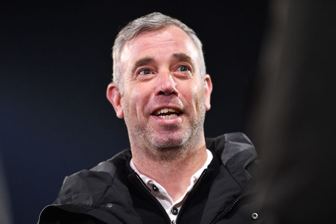 Trainer René Hake heeft de kriebels voor de herstart van de competitie met Go Ahead Eagles.