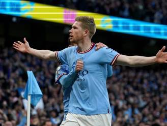 “De eerste was de mooiste”: meesterlijke De Bruyne is dé man tegen Arsenal met twee goals en een assist en zet City op weg naar titel