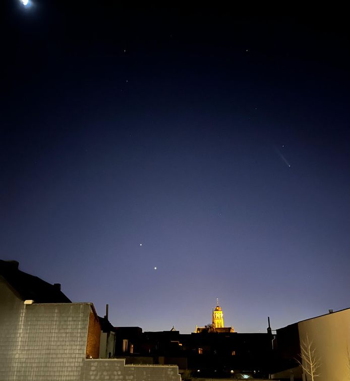 At the top left, only the moon is visible.