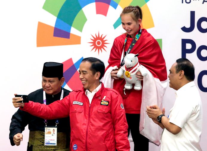 President Joko Widodo (tweede van links).