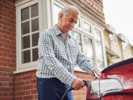 Gevaar voor straling laadpaal elektrische auto? Let hierop als je een hartimplantaat hebt