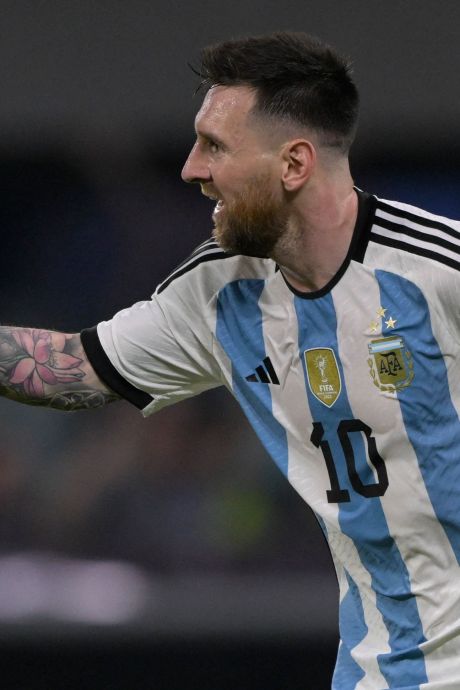 L’Argentine encore à la fête, un triplé et le cap des 100 pour Lionel Messi