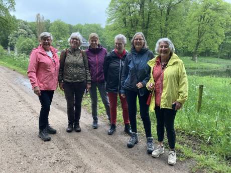 Vrouwen van Nu in Angerlo gaat op pad en in Didam poseren vier generaties Te Dorsthorst voor de foto