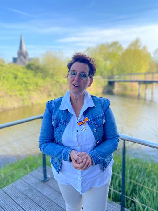 Esther Krinkels-de Ron (52), Steenbergen - Lid in de Orde van Oranje-Nassau