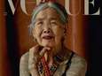 106-jarige maker van zeer pijnlijke tattoos is oudste Vo­gue-covermodel ooit