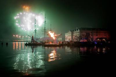 Harde wind hindert vuurwerkshows