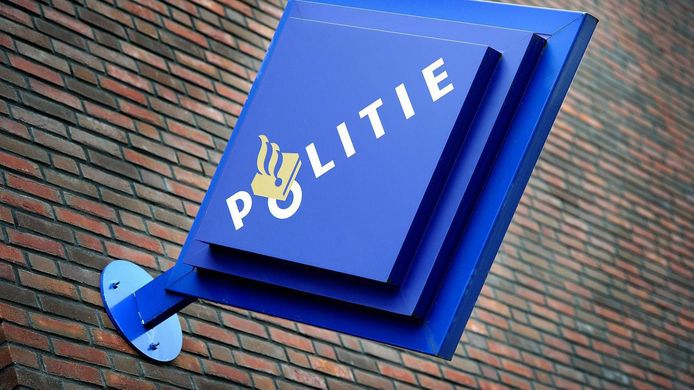 De politie zoekt getuigen en mogelijke camerabeelden.