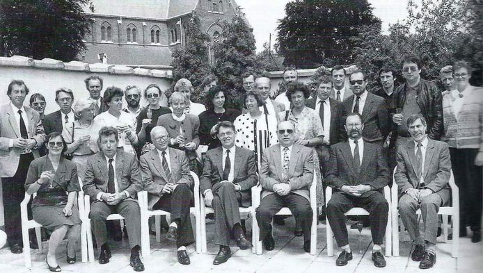 Het laatste leerkrachtenkorps van het Sint-Antoniuscollege dat op 28 juni 1991 de boeken sloot.