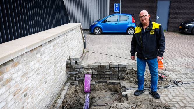 Appartementencomplex kampt met wateroverlast na aanleg glasvezelkabels: ‘Het is gewoon een drama’ 