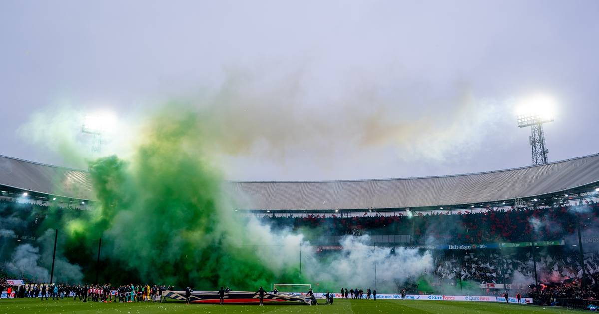 peddelen Manga Chromatisch Ajax-fans ook niet welkom in de Kuip bij halve finale KNVB-beker: 'Uitfans  steeds makkelijker geweerd' | Nederlands voetbal | AD.nl