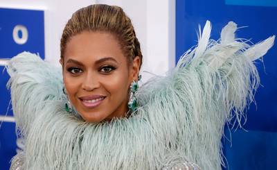 Beyoncé helpt bevolking Burundi door waterputten te graven