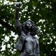Standbeeld slavenhandelaar vervangen door beeld van Black Lives Matter-demonstrant