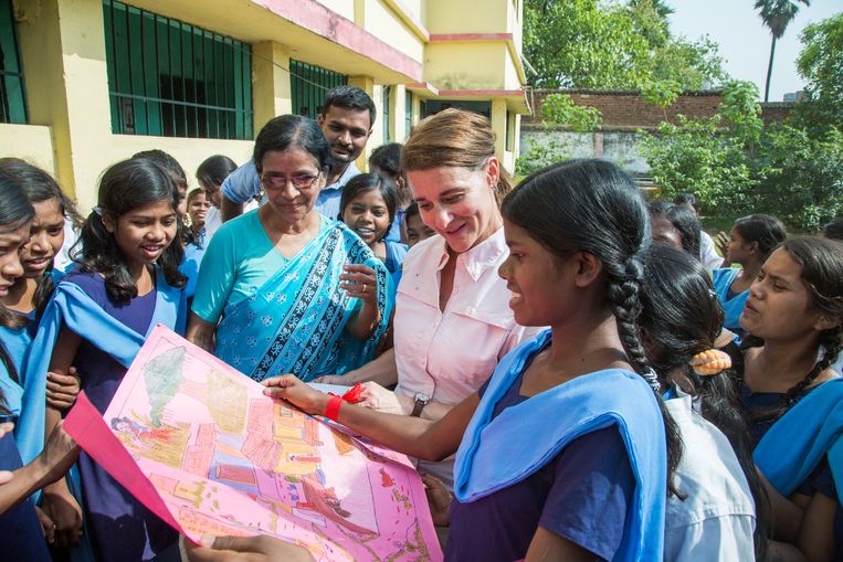 Melinda Gatesbij een meisjesschool in India. Beeld 