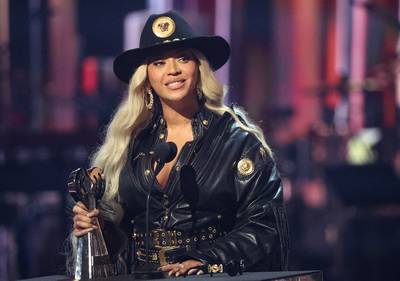Beyoncé en tête des ventes aux États-Unis et du classement “Country”, une première pour une artiste noire