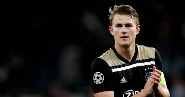 Ajax-shirts niet meer aan te slepen na CL-successen - Tubantia
