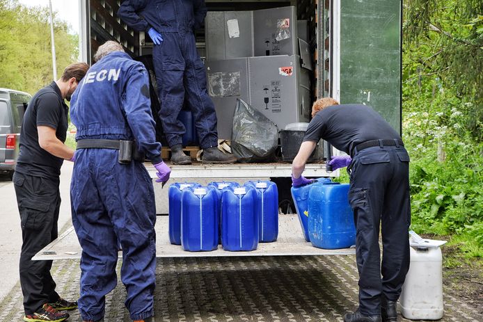 Vrachtwagen met drugsafval gevonden in Udenhout.