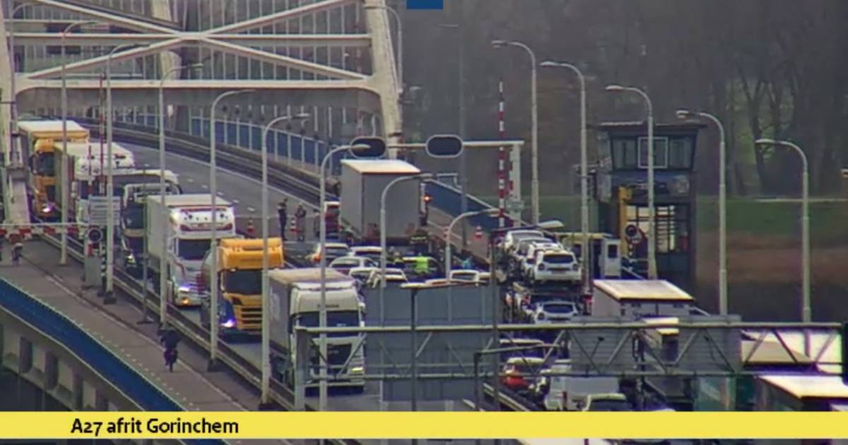 Eerder ongeluk op A27 zorgt voor enorme files richting Brabant