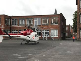 Mughelikopter landt op speelplaats om gewonde leerling op te pikken