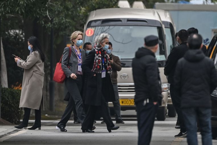 Marion Koopmans zaterdag bij het Wuhan Jinyintan Hospital in Wuhan. Beeld AFP