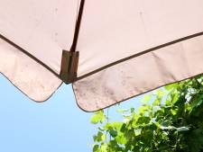 Vogelpoep op parasol en vetvlek op tuinkussens: zo maak je je tuinmeubilair weer fris