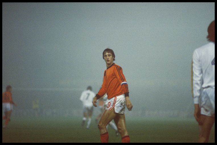 Cruijff indossava già una dichiarazione politica al braccio nel 1976