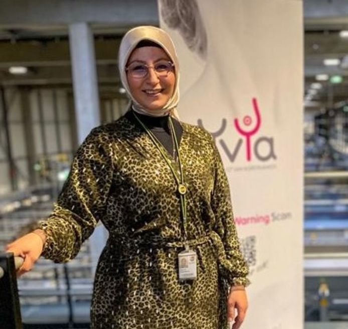 Hülya Pinarbasi is een van de naamgevers van de stichting Yvya. Haar werkgever UPS zette een 
sponsoractie op touw om het bewustzijn voor borstkanker te vergroten.